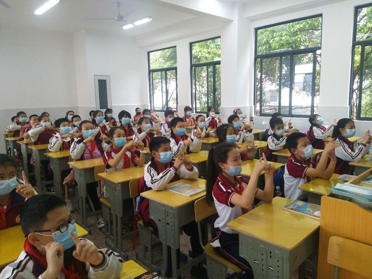 吉首市雅溪小学:五月的典礼,别样的形式,永恒的情怀